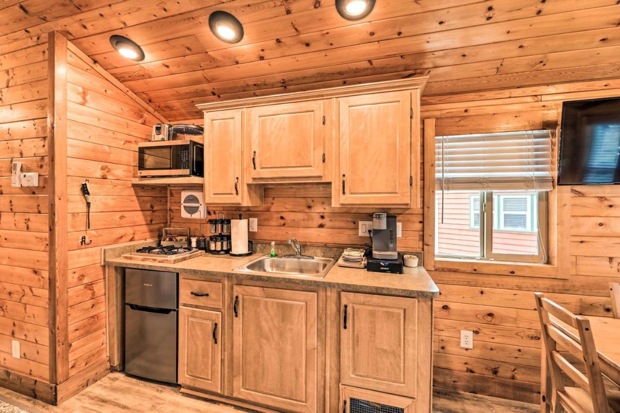 Beautiful New Bern Studio Cabin With Fire Pit! ภายนอก รูปภาพ