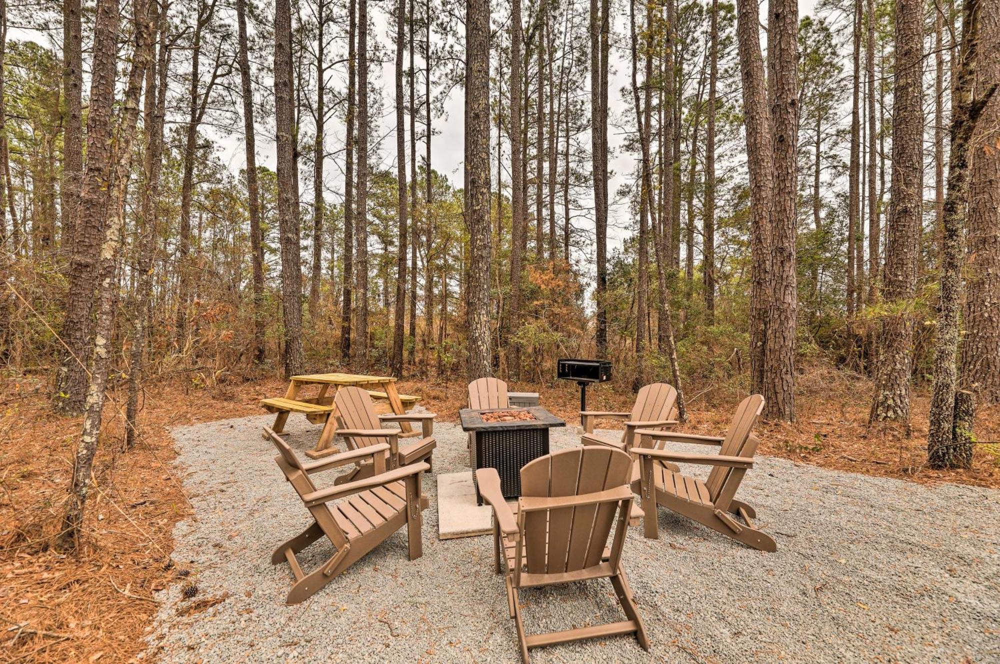 Beautiful New Bern Studio Cabin With Fire Pit! ภายนอก รูปภาพ