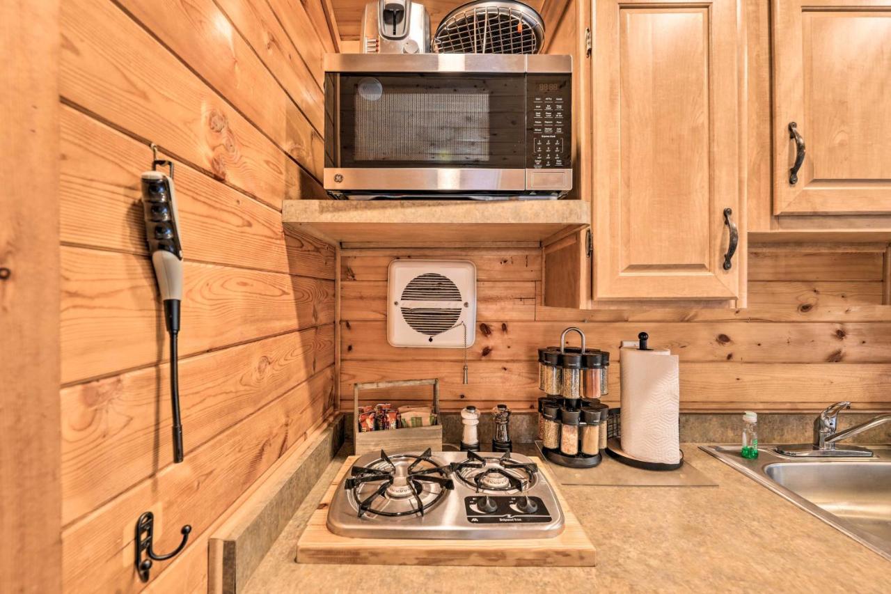 Beautiful New Bern Studio Cabin With Fire Pit! ภายนอก รูปภาพ