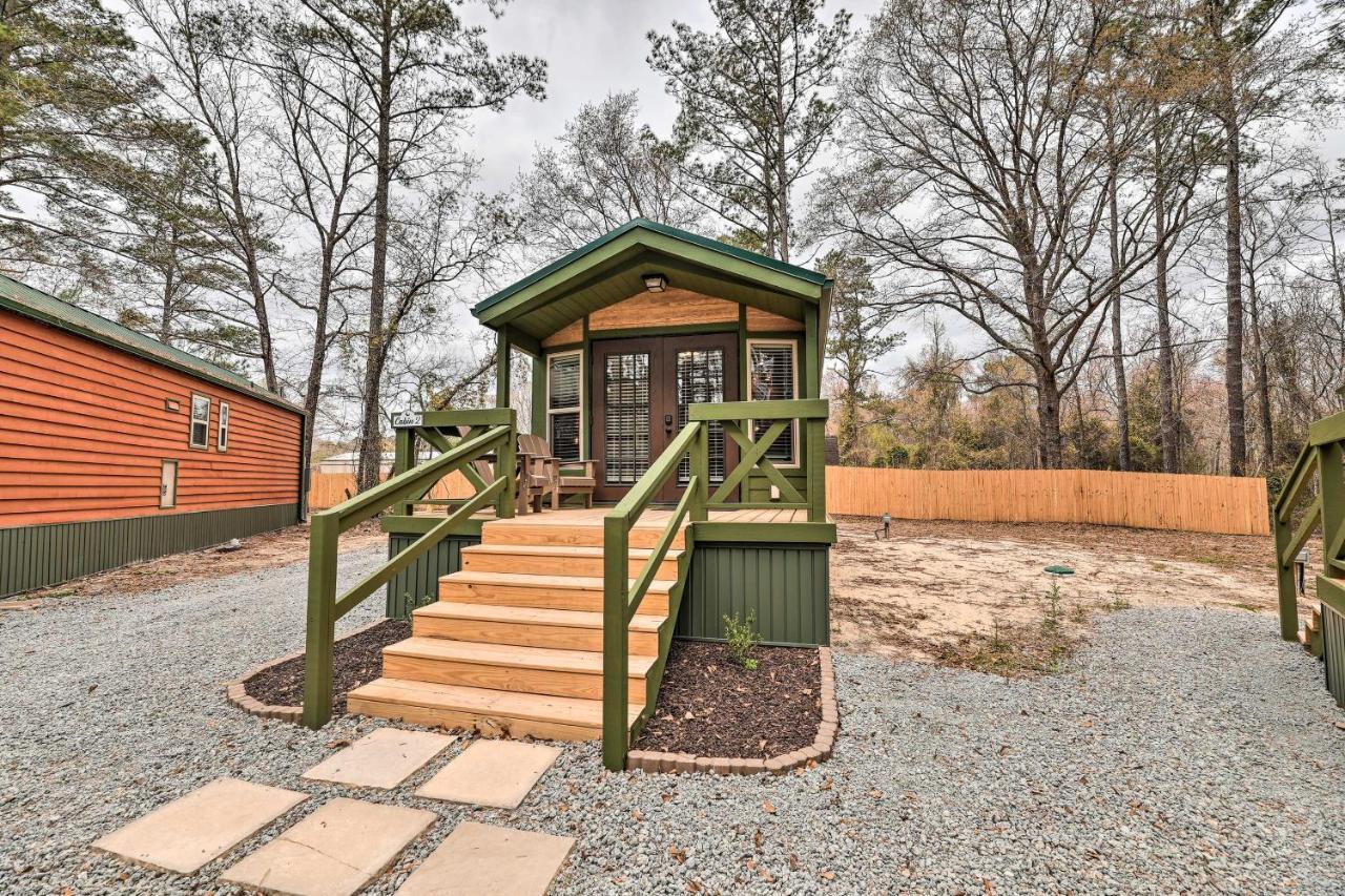 Beautiful New Bern Studio Cabin With Fire Pit! ภายนอก รูปภาพ